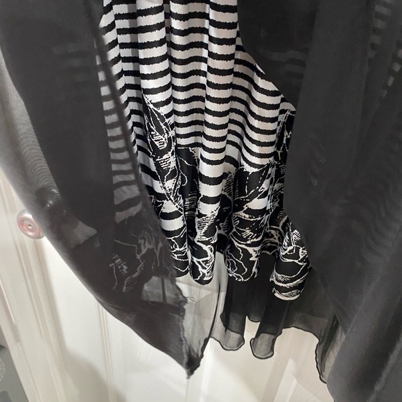 Lularoe, women’s lined skirt, size L, black, good condition, 29 inches long - Picture 4 of 5